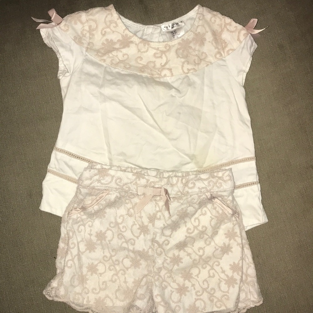 The cutest little girl outfit